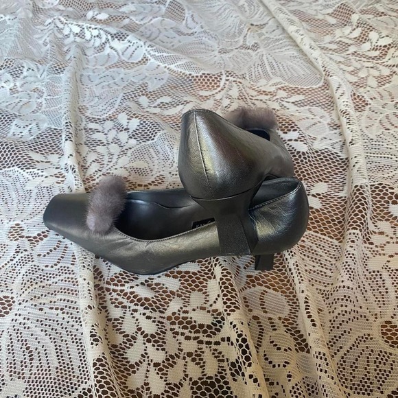 silver steel grey leather kitten heels with fur pom poms size 7 - Picture 3 of 5